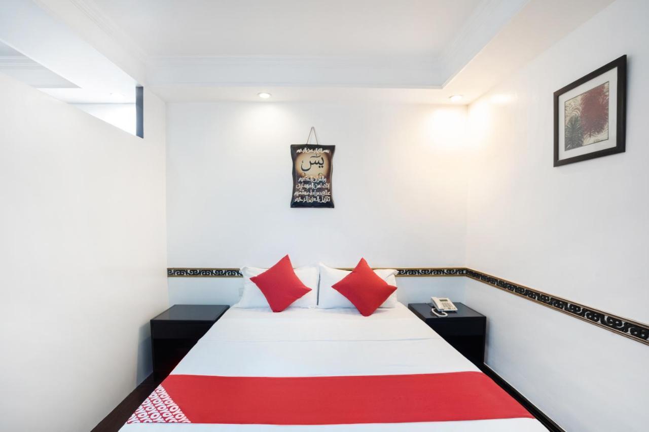 Oyo 138 White Palace Hotel Манила Екстериор снимка