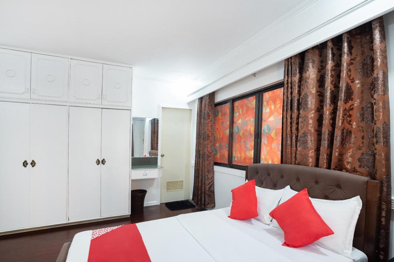 Oyo 138 White Palace Hotel Манила Екстериор снимка